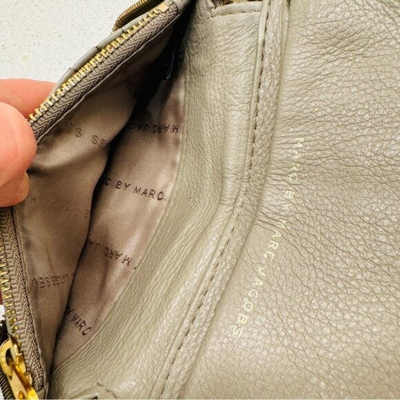 Marc by Marc Jacobs Wristlet Wallet Cell Phone Coin Tan Leather Full Zip Closure - Picture 12 of 15